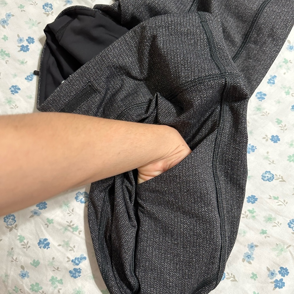 Lululemon Speed Tight V Power Luxtreme Variegated knit Heathered Black Size 4! - Picture 10 of 12